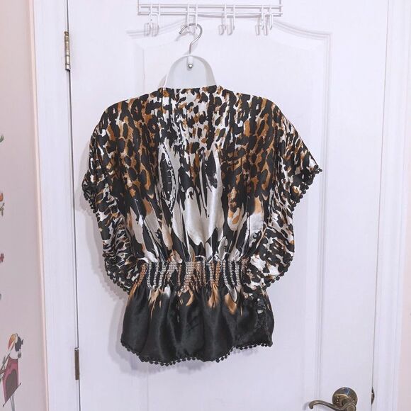 Bizz GIRL Leopard Print Chrochet Decor Boho Blouse Small @Y - Picture 6 of 10